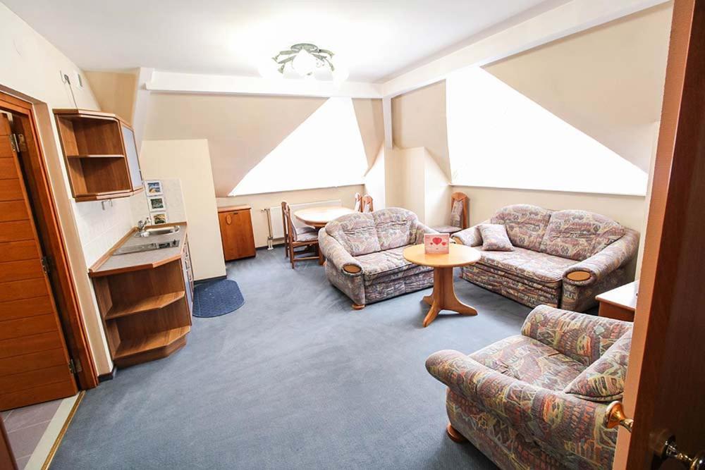 Familijny Osrodek Wypoczynkowo - Rehabilitacyjny Krynica Zdroj Hotel Exterior foto