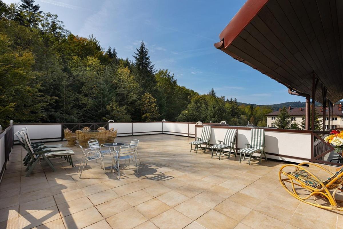 Familijny Osrodek Wypoczynkowo - Rehabilitacyjny Krynica Zdroj Hotel Exterior foto